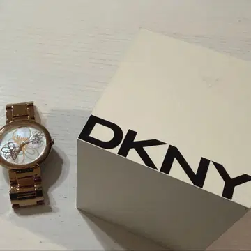DKNY 플라워 모티브 손목시계 골드