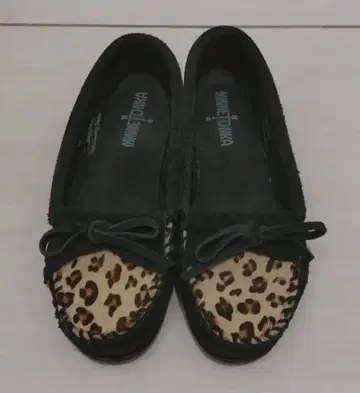 Minnetonka 레오파드 무늬 모카신