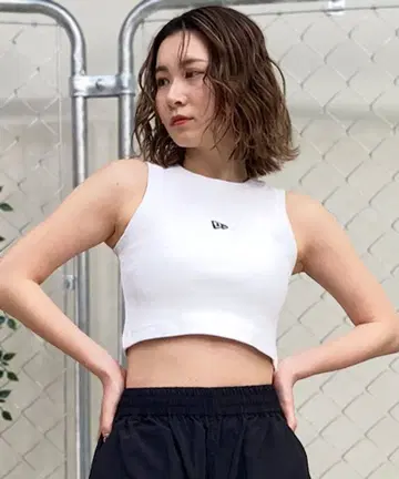 뉴에라 탱크탑 리브 크롭 기장 미니 기장
