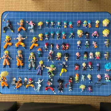 드래곤볼 등 가챠가챠 피규어 약 70개 묶음 판매