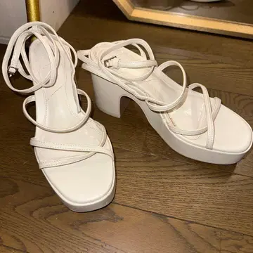 Zara 통굽 샌들 36 크림 화이트 레이스업