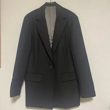 Lierre 블랙 테일러드 자켓