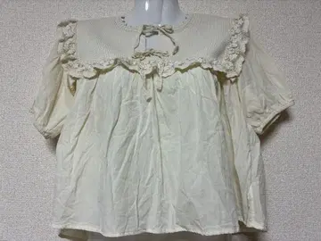 ZARA 아이보리 반팔 블라우스 레이스 장식