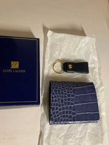 ESTEE LAUDER 네이비 접이식 지갑