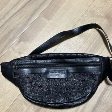 JIMMY CHOO 블랙 가죽 숄더백