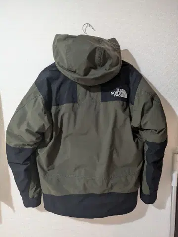 THE NORTH FACE 다운 자켓 올리브 그린/블랙