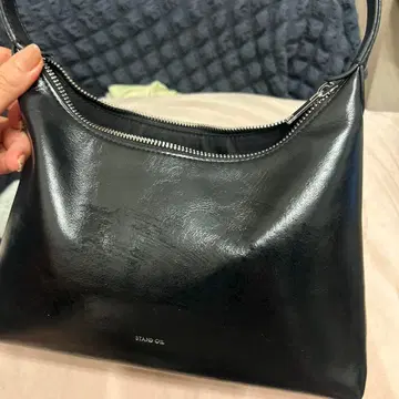 STAND OIL BLACK PLUMP BAG