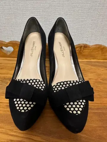 JILL STUART 블랙 펌프스