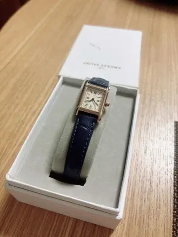 UNITED ARROWS 네이비 가죽 벨트 시계
