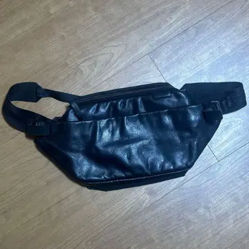 코트에시엘 ISARAU 가죽 바디백