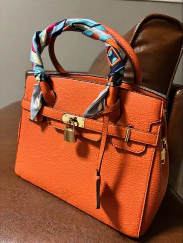 오렌지 스카프 포함 숄더백