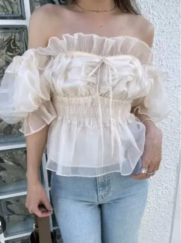 SNIDEL 24SS 개더 프릴 오프숄더 블라우스
