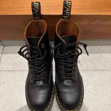 닥터마틴 잉글랜드제 차심 사이즈 6