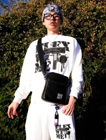 FLEX WITH ME 맨투맨 화이트