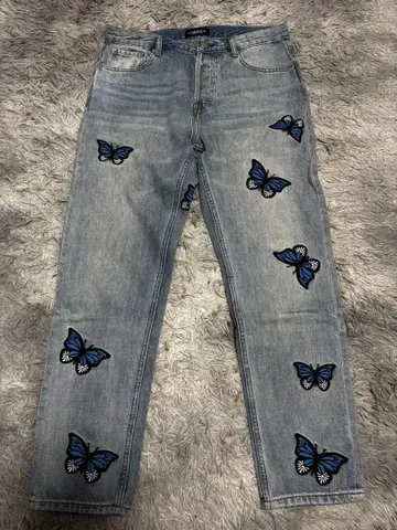 STUGAZI 스가 지 나비 자수 데님 팬츠 스트레이트 데님