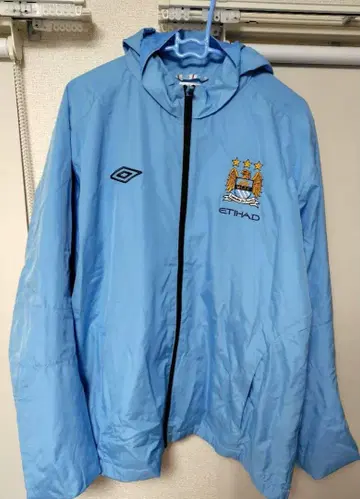 UMBRO x 맨체스터 시티 나일론 자켓 스카이블루