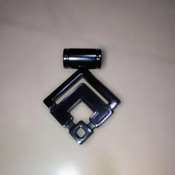 기하학적 디자인 목걸이
