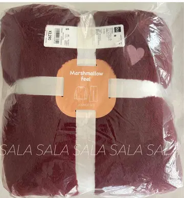 택 포함 미사용 새상품 GU 지유 마쉬멜로우 필 크루넥 세트 S