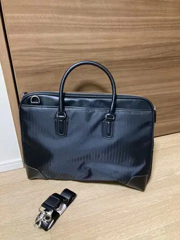 그린 레이블 릴랙싱 비즈니스 백 블랙