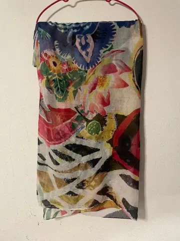 Desigual 꽃무늬 스톨 30W54227 사이즈 U