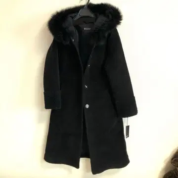 새상품 BIJOU 비쥬 무스탕 후드 코트로 후드에는 정품 폭스