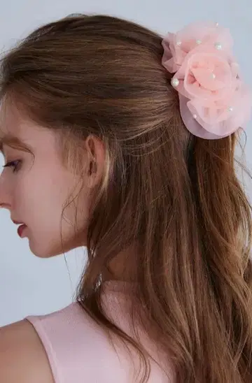Riu Rose pearl hair clip