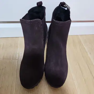 미사용 새상품 nouer 다크 브라운 스웨이드 앵클부츠 택 포함 새상품