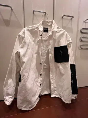 화이트 데님 셔츠 한쪽 포켓 부착 zara