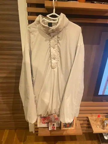 삼각 스탠드 x 액시즈 료 wow!jacket