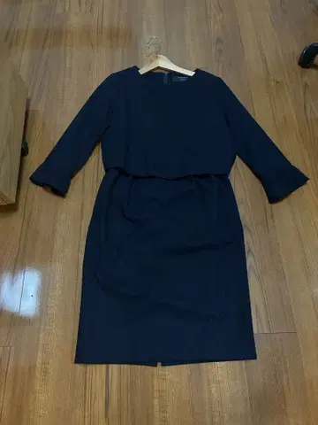 BEAMS LIGHTS 네이비 플레어 소매 원피스