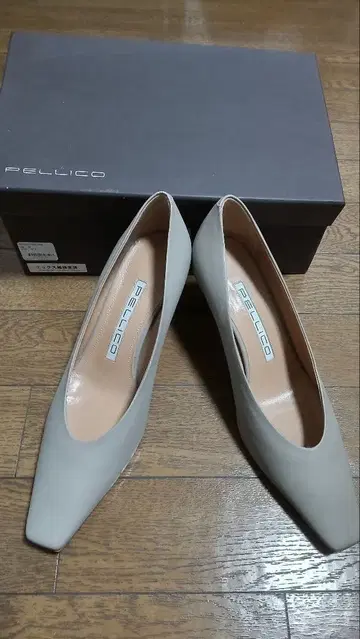 PELLICO 그레이 펌프스 37