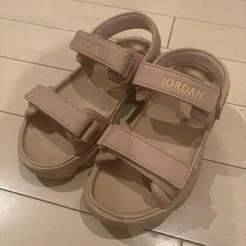 JORDAN 핑크 샌들 통굽 벨트 포함