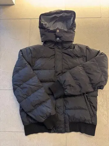 Armani Jeans 블랙 다운 자켓 XL 사이즈