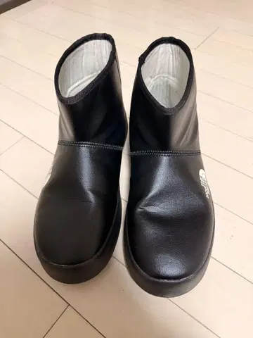 THE NORTH FACE 블랙 숏 레인부츠