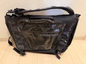 patagonia 대형 메신저 백 블랙홀