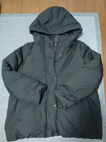 무인양품 블랙 다운 자켓 후드 부착