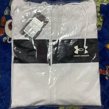 언더아머 후드티