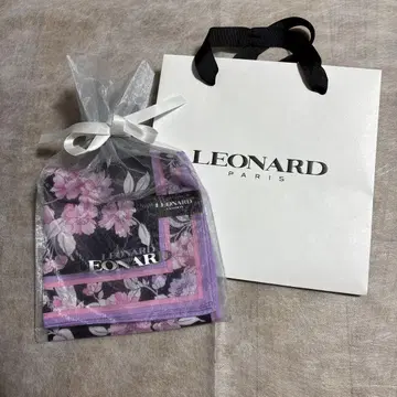 미사용 새상품 LEONARD 레오나르 손수건