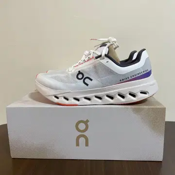 ON Cloudsurfer next wide