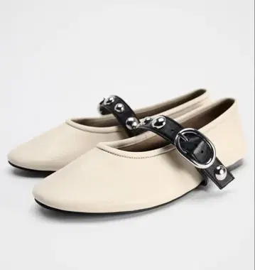스터드 가죽 플랫슈즈 ZARA