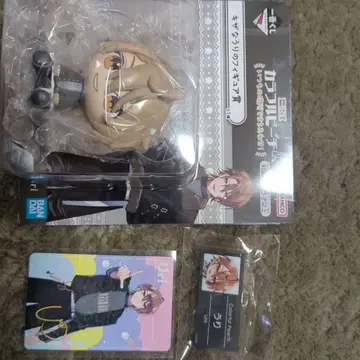BANDAI 피규어와 카드 세트