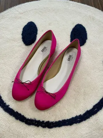 리본 포함 핑크 플랫슈즈