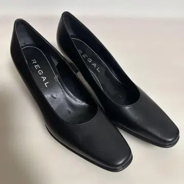 [ 새상품급 ] REGAL 블랙 스퀘어토 펌프스 22cm