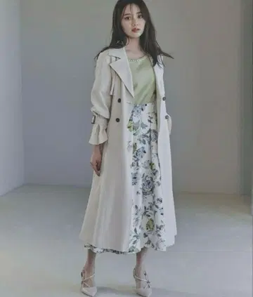 프로포션 바디 드레싱 페미닌 트렌치코트
