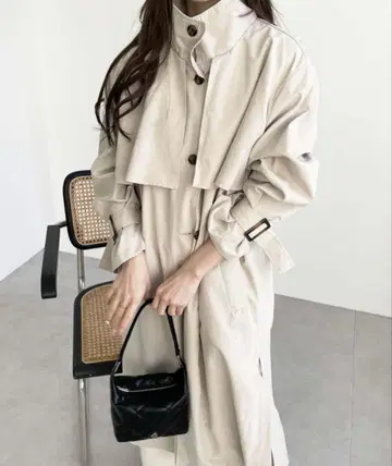 GeeRA 요크 디자인 스탠드 카라 코트
