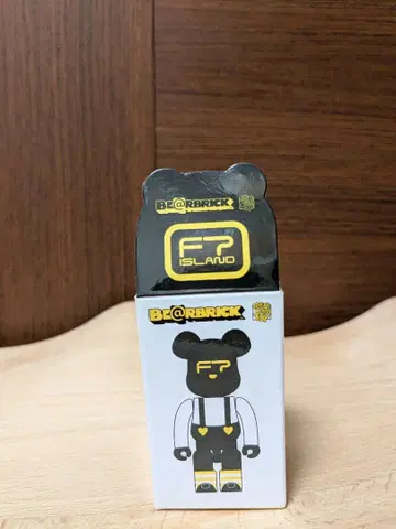 베어브릭 BE@RBRICK FTISLD