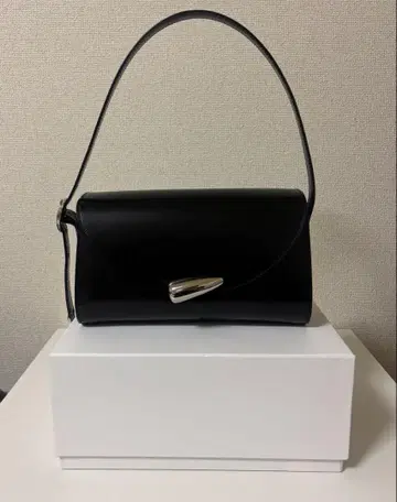 h'eres RENEE TOGGLE CLOSE BAG 101 단기 판매