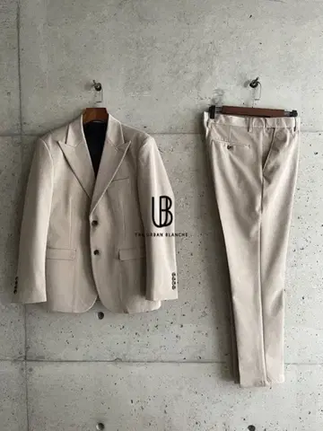 THE URBAN BLANCHE 베이지 수트