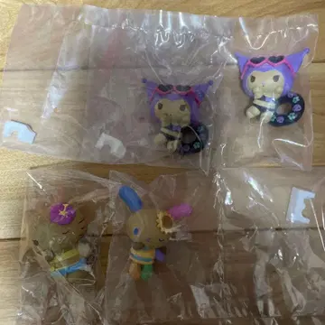 산리오 캐릭터즈 모두 함께 바캉스 피규어 쿠로미 키티 가챠