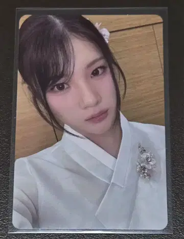 Hearts2Hearts 주운 트레이딩 카드 focus 럭드